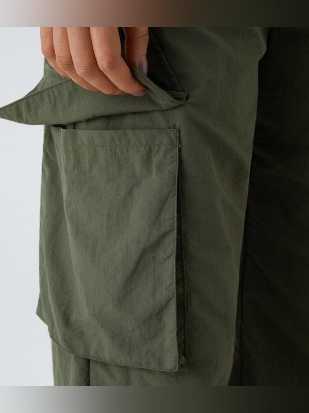 Halara Mid-Rise Wide-Leg Baggy Cargo Pants Army Green Nylon Medium 8/10 - Picture 8 of 10